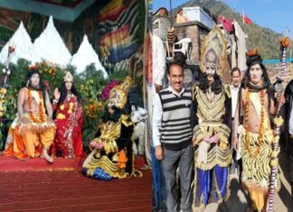 मनियारस्यूं धारी की प्रसिद्ध रामलीला का 87वें वर्ष में प्रेवश, प्रथम दिवस श्रवण लीला का हुआ मंचन, रावण के कैलाश पर्वत को हिलाने के दृश्य ने दर्शकों को किया भावविभोर dhari ki ramlila