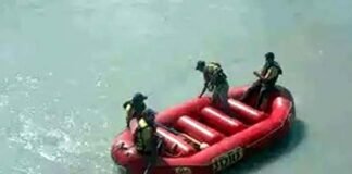 ऋषिकेश : गुजरात से आए तीन पर्यटक गंगा में डूबे, आचमन के दौरान हुआ हादसा, एक महिला का शव बरामद, दो लापता