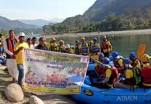 बिलखेत नयार नदी में 5 दिवसीय रिवर राफ्टिंग प्रशिक्षण शुरू, 25 युवा सीख रहे हैं जल क्रीड़ा से सम्बंधित गुर river-rafting-training