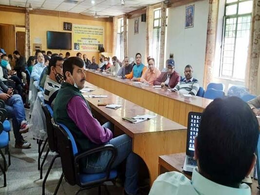 देहरादून : विद्यालय प्रबंधन समितियों के संदर्भ दाताओं का जिला स्तरीय तीन दिवसीय प्रशिक्षण जारी