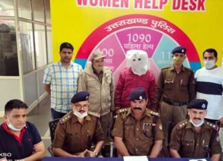 टिहरी पुलिस की नशे के विरुद्ध बड़ी कार्यवाही, 02 मामलों में 02 अभियुक्तों से लगभग 2,50,000/- कीमत की अवैध चरस बरामद tehri-garhwal-police