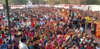 उत्तराखंडी महाकुंभ : दिल्ली के विनोद नगर (रास विहार मैदान) में उमड़ा जनसैलाब, नेगी के गीतों पर झूमे लोग uttarakhand-mahotsav