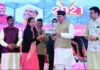 उत्तराखण्ड उमंगोत्सव कार्यक्रम में शामिल हुए मुख्यमंत्री धामी, नरेन्द्र सिंह नेगी तथा प्रीतम भरतवाण के साथ गाया बेडू पाको बारामासा-लोकगीत uttarakhand-umangotsav
