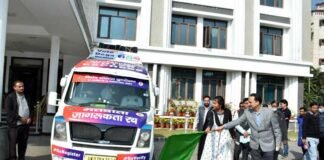 चुनाव से पहले उत्तराखंड में मतदाता सचल वाहन मतदान के प्रति लोगों को करेंगे जागरूक Voters mobile vehicle will make people aware for voting in Uttarakhand