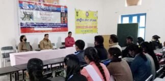 राजकीय महाविद्यालय देवप्रयाग में राष्ट्रीय सेवा योजना एवं पुलिस विभाग के सौजन्य से जागरूकता कार्यक्रम Awareness-program-in-degree-College-Devprayag