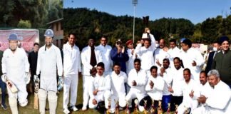 मुख्यमंत्री- XI एवं भाजयुमो – XI के बीच मैत्री क्रिकेट मैच में मुख्यमंत्री XI 4 रन से विजयी cricket match between CM- XI and BJYM-XI