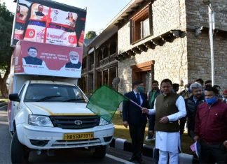 सीएम धामी ने सरकार की योजनाओं के प्रचार-प्रसार के लिए विकास रथ किए रवाना Flag-off-of-Vikas-Rath