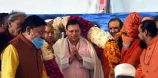 निरंजनी अखाड़ा, हरिद्वार में साधु संतों ने मुख्यमंत्री पुष्कर सिंह धामी का किया स्वागत सम्मान cm dhami Niranjani Akhara, Haridwar