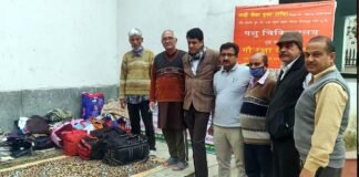 जरूरतमंदों की मदद के लिए बढ़े हाथ