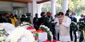 उत्तराखंड के मुख्यमंत्री पुष्कर सिंह धामी ने दिल्ली में सीडीएस जनरल बिपिन रावत को दी श्रद्धांजलि bipin-rawat-funeral