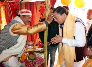 मुख्यमंत्री पुष्कर सिंह धामी ने खटीमा स्थित भारामल बाबा मंदिर में किये दर्शन