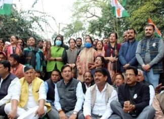 पूर्व मंत्री यशपाल आर्य और उनके पुत्र पर हमले के विरोध में कांग्रेसियों का देहरादून में प्रदर्शन congress-Demonstration
