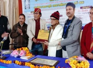 वरिष्ठ गढ़वाली साहित्यकार ललित केशवान को दिया गया डॉ. गोविन्द चातक स्मृति आखर साहित्य सम्मान dr-govind-chatak