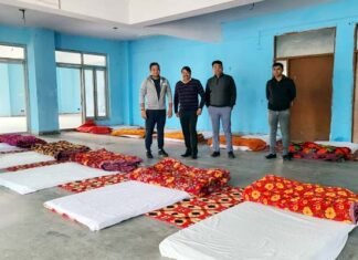 ग्रेटर नोएडा : ठिठुरन में रैन बिताने वालों के लिए प्राधिकरण ने बनाया 25 बिस्तरों का रैन बसेरा,11 जगहों पर किए अलाव के इंतजाम night-shelter-in-greater-noida