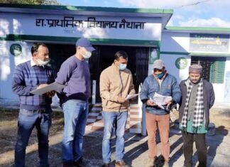 पौड़ी गढ़वाल : डीएम डॉ. विजय जोगदंडे ने दूरस्थ ग्रामीण क्षेत्रों में चिन्ह्ति पोलिंग बूथों का किया औचक स्थलीय निरीक्षण Pauri DM did on-site inspection of polling booths identified in remote rural areas