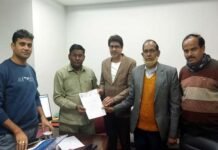 पेड़ों की छंटाई कराने को लेकर अल्फा-2 आरडब्ल्यूए पदाधिकारियों ने प्राधिकरण ऑफिस में सौंपा ज्ञापन rwa-alfa-2