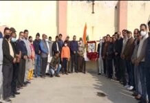 उत्तराखंड सांस्कृतिक समिति (ग्रेनो.) ने हेलीकॉप्टर दुर्घटना में जान गंवाने वाले CDS जनरल बिपिन रावत, उनकी पत्नी व 11 सैन्य अधिकारियों को दी श्रद्धांजलि