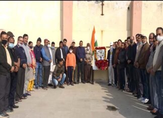 उत्तराखंड सांस्कृतिक समिति (ग्रेनो.) ने हेलीकॉप्टर दुर्घटना में जान गंवाने वाले CDS जनरल बिपिन रावत, उनकी पत्नी व 11 सैन्य अधिकारियों को दी श्रद्धांजलि