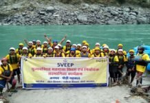 पौड़ी गढ़वाल : रिवर राफ्टिंग प्रशिक्षण के तहत प्रतिभागियों ने अलकनंदा नदी में सीखे जल क्रीड़ा से सम्बंधित गुर river rafting training