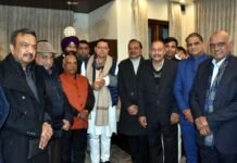 मुख्यमंत्री ने की उद्योग एवं व्यापार से जुड़े लोगों से भेंट