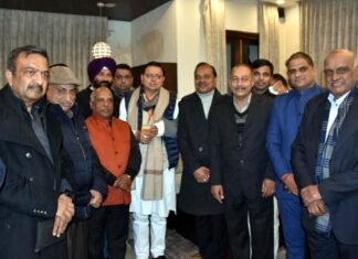 मुख्यमंत्री ने की उद्योग एवं व्यापार से जुड़े लोगों से भेंट