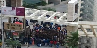 ग्रेनो वेस्ट: पॉश सोसाइटी के फ्लैट में घुसकर चाकू की नोंक पर लूटे आभूषण, पानी मांगने के बहाने अंदर घुसे थे बदमाश 12th avenue gaur city-2