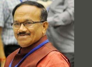 चुनाव में टिकट न मिलने के बाद गोवा के पूर्व सीएम लक्ष्मीकांत पारसेकर ने भाजपा छोड़ी Laxmikant Parsekar quits BJP