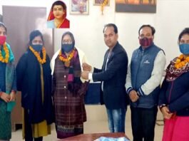 देश की पहली महिला शिक्षक सावित्रीबाई फुले की जयंती पर शिक्षिकाओं को किया सम्मानित