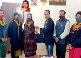 देश की पहली महिला शिक्षक सावित्रीबाई फुले की जयंती पर शिक्षिकाओं को किया सम्मानित