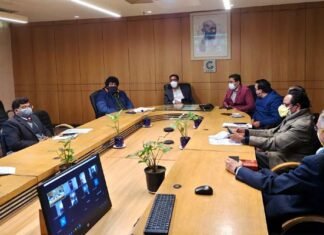 ग्रेटर नोएडा : कोरोना में सोशल डिस्टेंसिंग का पालन कराने की तैयारी, दुकानों के आगे फिर से बनेगा घेरा Social Distancing