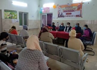 मोबाइल एप्लीकेशन पर काम के लिए आशा संगिनी को दिया गया प्रशिक्षण Training given to Asha Sangini for work on mobile application