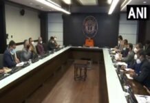 यूपी सरकार ने भी बढ़ाई सख्ती : नाइट कर्फ्यू का समय बढ़ा, 14 जनवरी तक स्कूल रहेंगे बंद