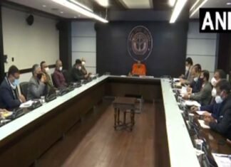 यूपी सरकार ने भी बढ़ाई सख्ती : नाइट कर्फ्यू का समय बढ़ा, 14 जनवरी तक स्कूल रहेंगे बंद