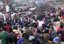 बेकाबू कोरोना : देश में महामारी की रफ्तार बढ़ाने लगी दहशत, 24 घंटे में आए 90 हजार नए मामले