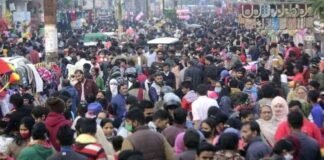 बेकाबू कोरोना : देश में महामारी की रफ्तार बढ़ाने लगी दहशत, 24 घंटे में आए 90 हजार नए मामले