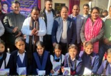 कैबिनेट मंत्री धन सिंह रावत ने राजकीय इंटर कॉलेज खंडाह में किया सांस्कृतिक कक्ष का शिलान्यास, छात्र-छात्राओं को बांटे टैबलेट, शिक्षकों को किया सम्मानित