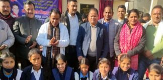 कैबिनेट मंत्री धन सिंह रावत ने राजकीय इंटर कॉलेज खंडाह में किया सांस्कृतिक कक्ष का शिलान्यास, छात्र-छात्राओं को बांटे टैबलेट, शिक्षकों को किया सम्मानित