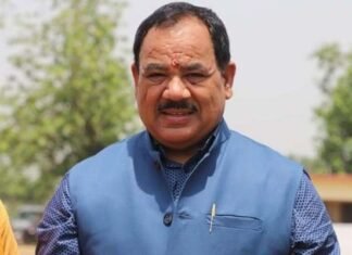 सियासत के दोराहे पर पूर्व मंत्री: कांग्रेस में अभी तक एंट्री न मिल पाने पर हरक सिंह रावत फिर भाजपा में ही तलाश रहे ठिकाना
