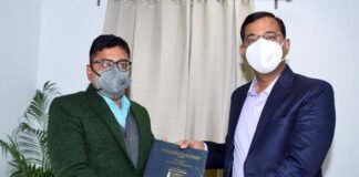 सोशल मीडिया का लोक प्रशासन पर प्रभाव विषय पर सूचना उपनिदेशक नितिन उपाध्याय ने किया शोध impact of social media on public administration