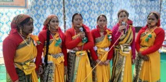 कल्जीखाल ब्लॉक युवा महोत्सव में महिलाओं में धारी और युवाओं में डांगी का रहा दबदबा, अफ़सोस इस बार विजेता नहीं कर पायेंगे जिला एवं प्रदेश स्तर पर प्रतिभाग, जानिए क्यों? mahila-mangal-dal-dhari