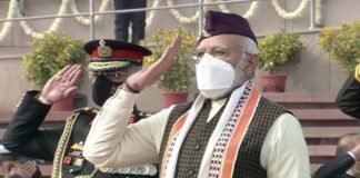 पीएम मोदी ने गणतंत्र दिवस पर पहनी उत्तराखंड की टोपी,प्रधानमंत्री की पहाड़ी टोपी बनी चर्चा का विषय, सीएम धामी को खूब भाया प्रधानमंत्री का विशेष अंदाज pm-modi-pahadi-topi