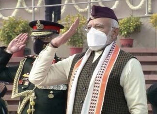 पीएम मोदी ने गणतंत्र दिवस पर पहनी उत्तराखंड की टोपी,प्रधानमंत्री की पहाड़ी टोपी बनी चर्चा का विषय, सीएम धामी को खूब भाया प्रधानमंत्री का विशेष अंदाज pm-modi-pahadi-topi