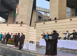 ग्रेटर नोएडा प्राधिकरण में मनाया गया देश का 73वां गणतंत्र दिवस,प्राधिकरणकर्मियों ने ली संविधान की शपथ republic-day-greater-noida