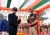73वें गणतंत्र दिवस पर पुलिस लाइन गौतमबुद्ध नगर में आयोजित भव्य समारोह में पुलिस आयुक्त आलोक सिंह ने जवानों को दिलाई संकल्प शपथ