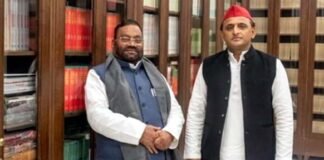 चुनाव से पहले यूपी सरकार के कैबिनेट मंत्री स्वामी प्रसाद मौर्य ने सपा जॉइन की, तीन और भाजपा विधायकों ने दिया इस्तीफा swami prasad maurya join sp