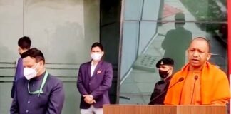 ग्रेटर नोएडा पहुंचे सीएम योगी ने जिम्स अस्पताल में बने कोविड केयर सेंटर का किया निरीक्षण