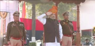 दिल्ली पुलिस के 75वें स्थापना दिवस पर गृहमंत्री अमित शाह ने पुलिस कर्मियों को पदक देकर किया सम्मानित Delhi Police foundation day