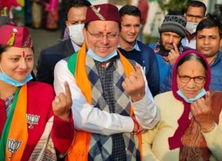 CM धामी की पत्नी गीता धामी पर आचार संहिता के उल्लंघन का आरोप, एक बजे तक उत्तरकाशी में हुई सबसे ज्यादा वोटिंग Geeta Dhami violated the code of conduct