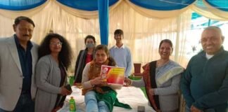 श्रीनगर गढ़वाल: मां फाउंडेन द्वारा आयोजित रक्तदान शिविर में बड़ी संख्या में युवाओं ने किया रक्तदान 80 units of blood collected in blood donation camp organized by Maa Foundation in Srinagar