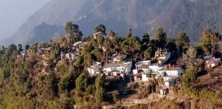 विकास हुआ तो केवल नेताओं का: अब ग्रामीण मतदाता नहीं आएंगे नेताओं के खोखले वादों के झांसे में